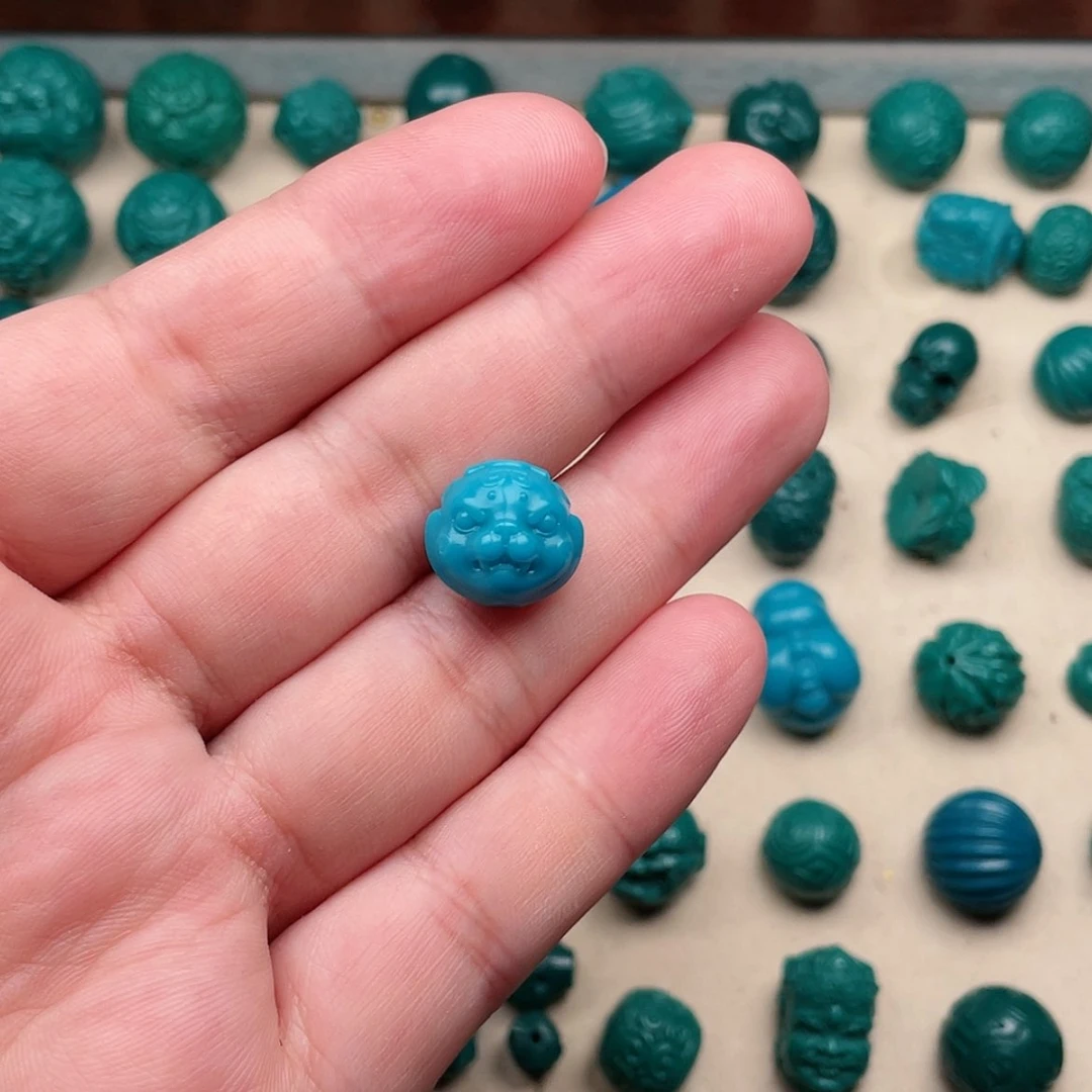 【闪购商品】玻璃颈饰老虎背云15×14一个