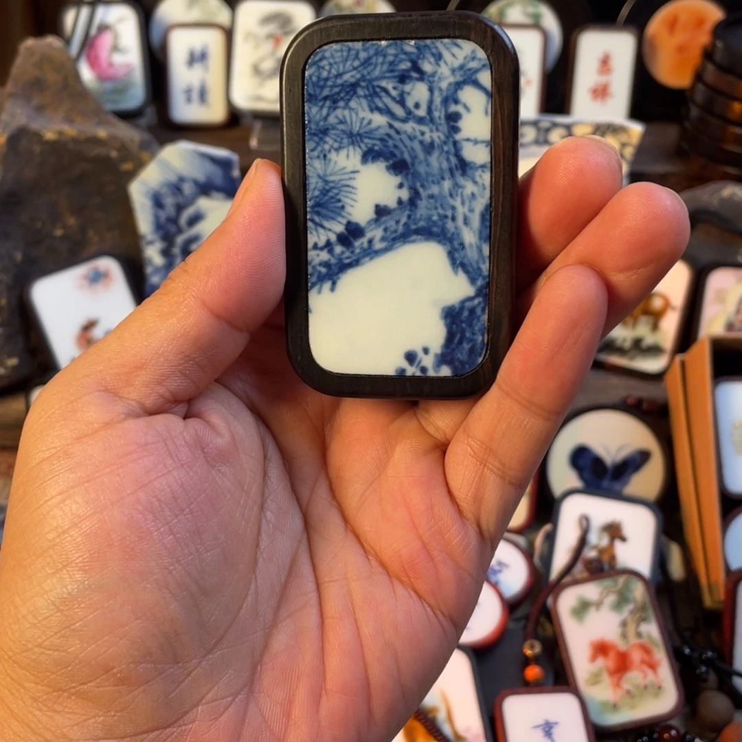 瓷片苍松挺拔陶瓷挂件