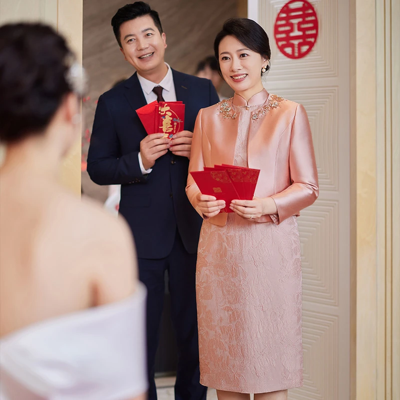 2025新款粉色提花婚礼服妈妈西装套装气质迎宾聚会连衣裙中式礼服