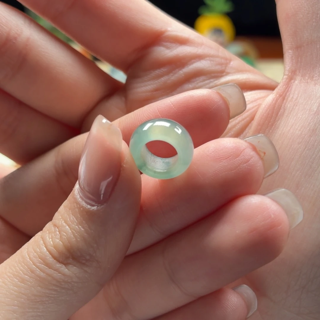 颈饰未镶嵌翡翠葡萄肉 内孔卡7mm