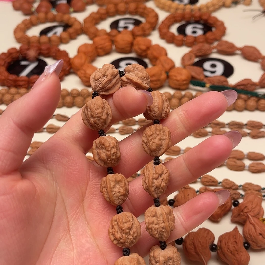 L***凯吊坠文玩核桃蛤蟆头