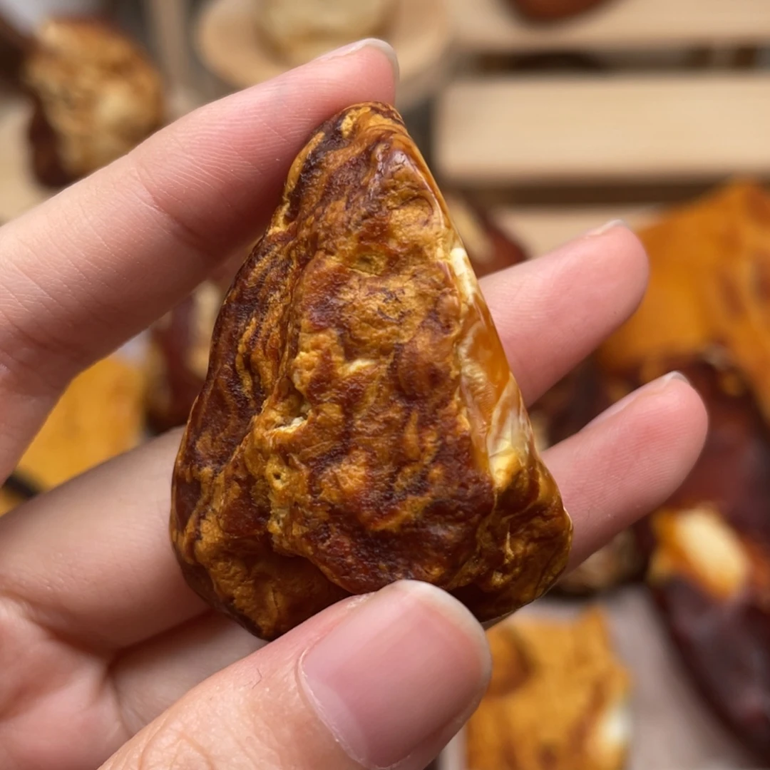 琥珀未镶嵌珠宝奇石