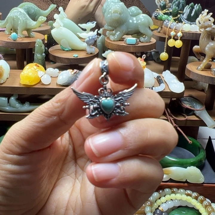 颈饰未镶嵌和田玉岑*～