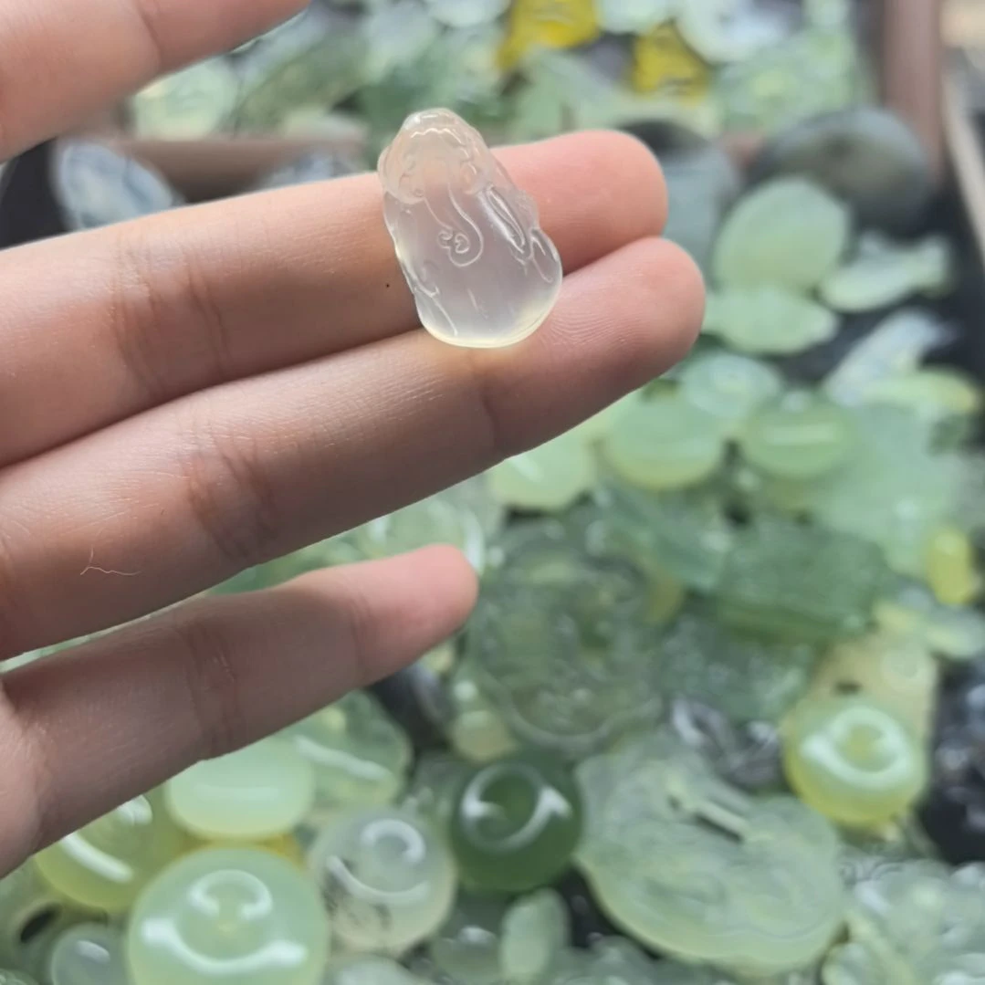 蛇纹石玉合金颈饰