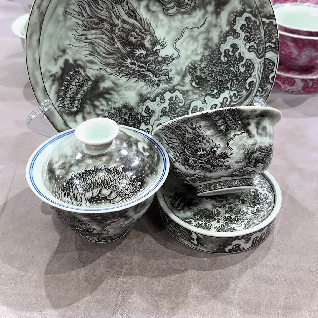 瓷片景德镇瓷器精品陈列