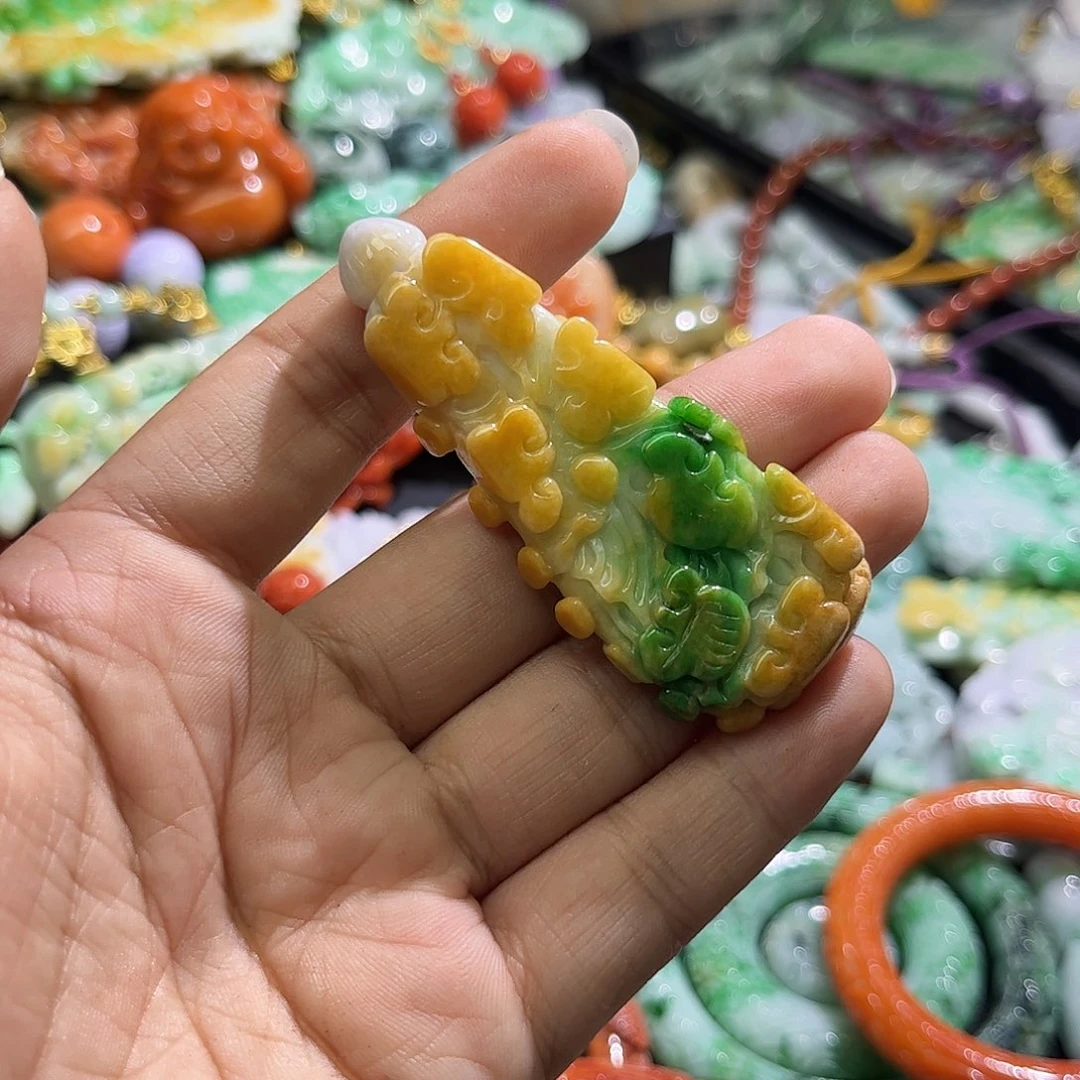 颈饰未镶嵌翡翠待编织