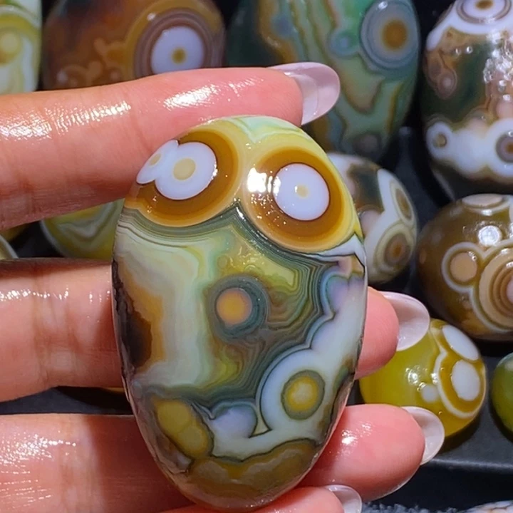 玛瑙/玉髓未镶嵌珠宝奇石21