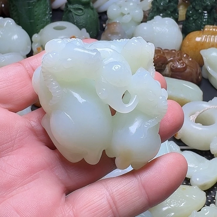 和田玉未镶嵌挂件