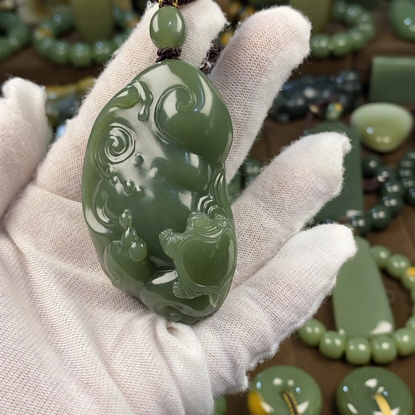 【闪购商品】颈饰未镶嵌岫岩老玉（透闪石质玉）