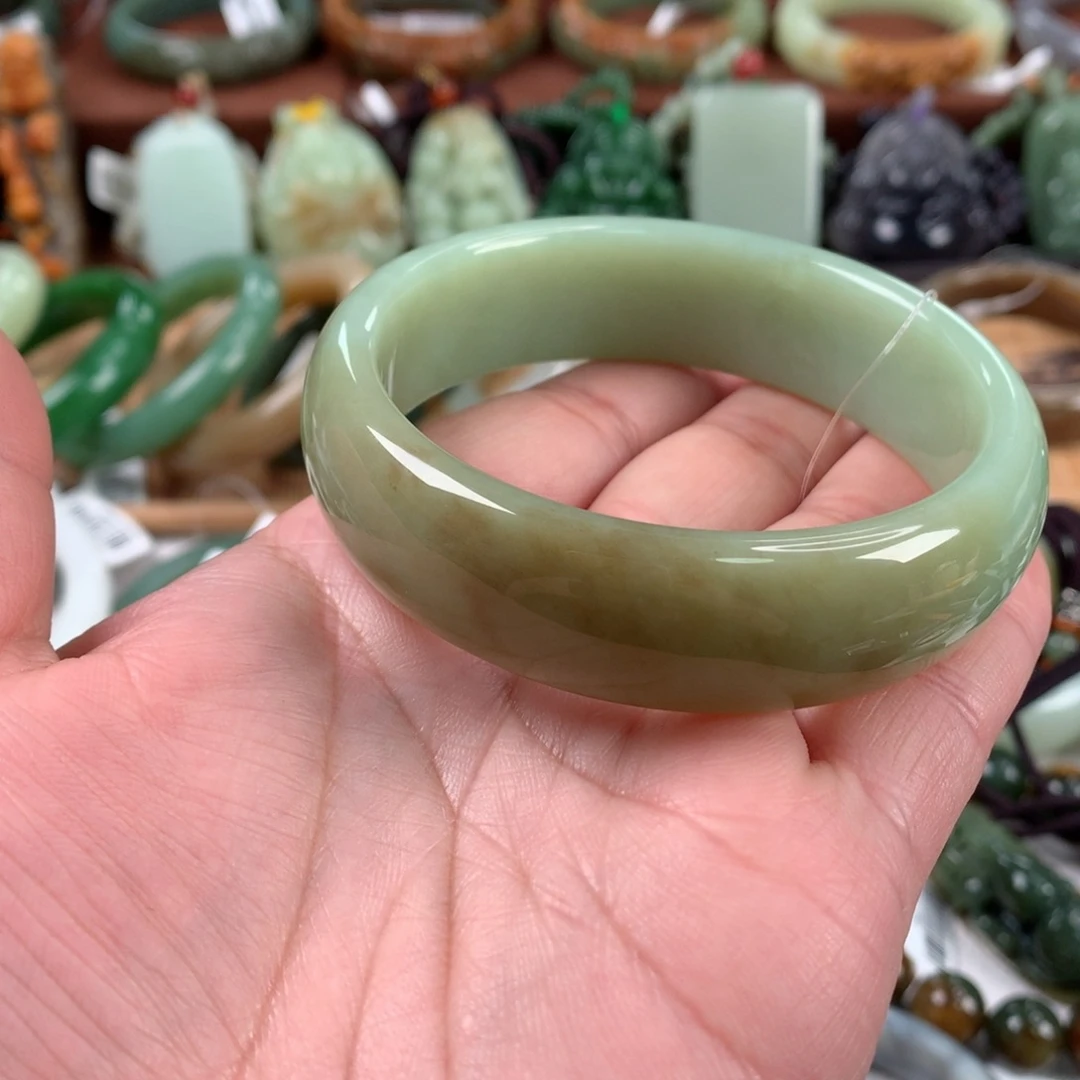 和田玉手镯未镶嵌60口径