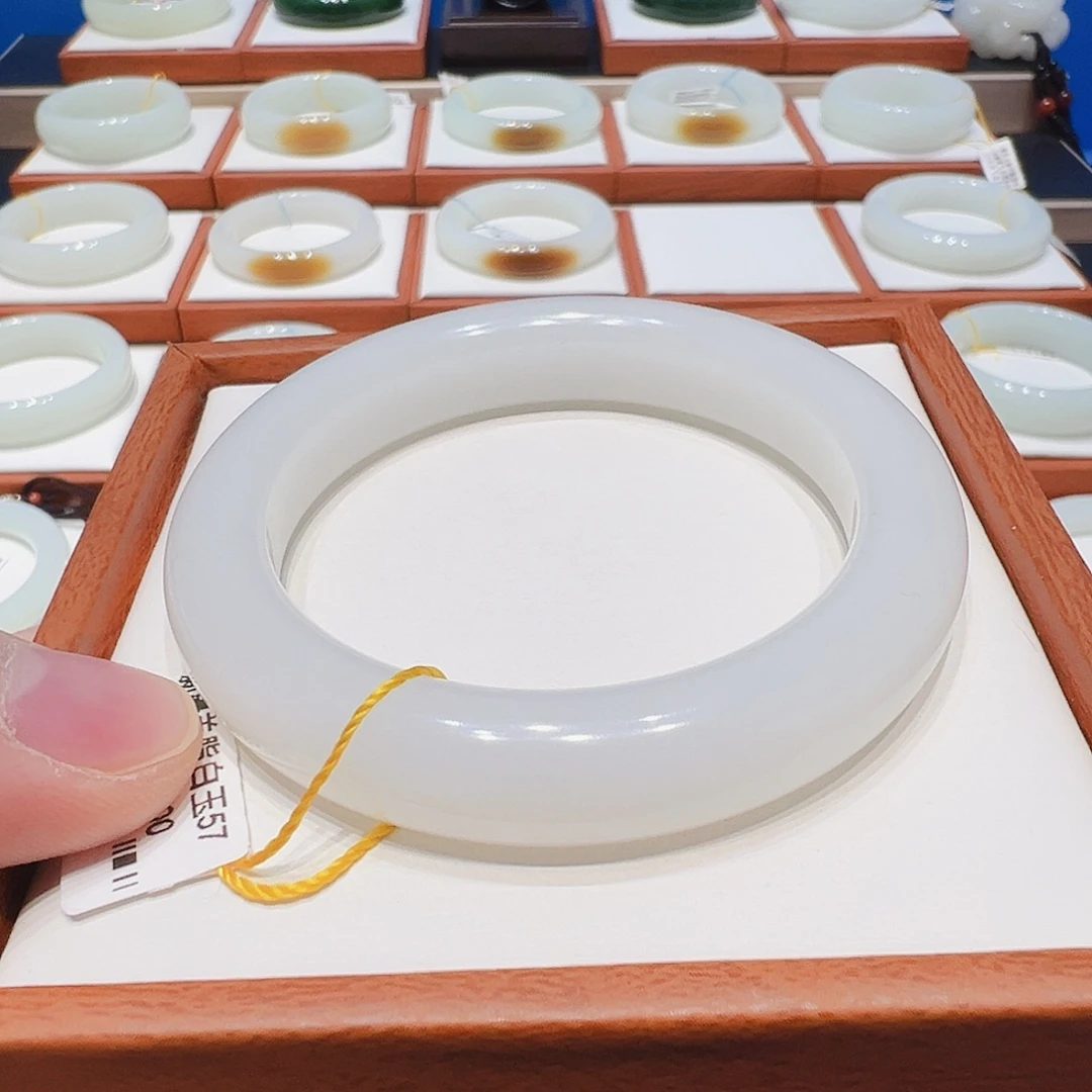 和田玉未镶嵌手镯羊脂白玉