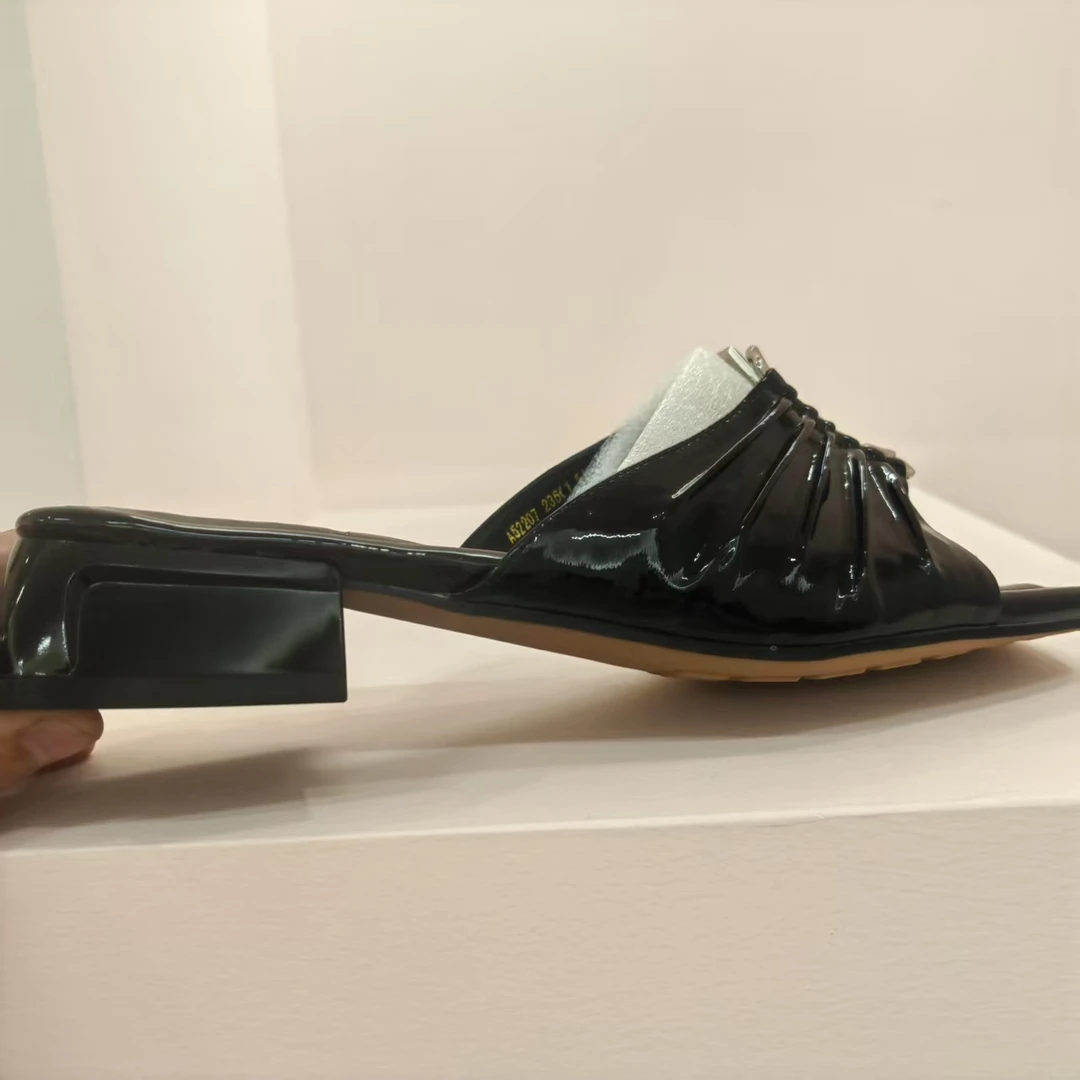 0629-107  女款时尚气质百搭时装半拖凉鞋  LBR  52207