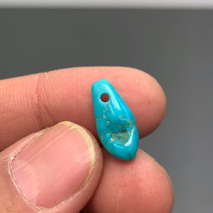 绿松石颈饰未镶嵌