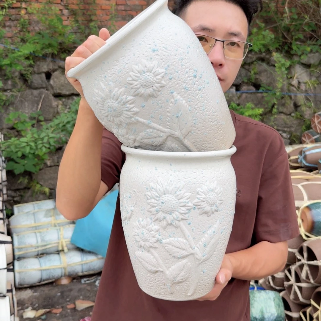 紫砂花盆口19高25（两个太阳花白色老庄