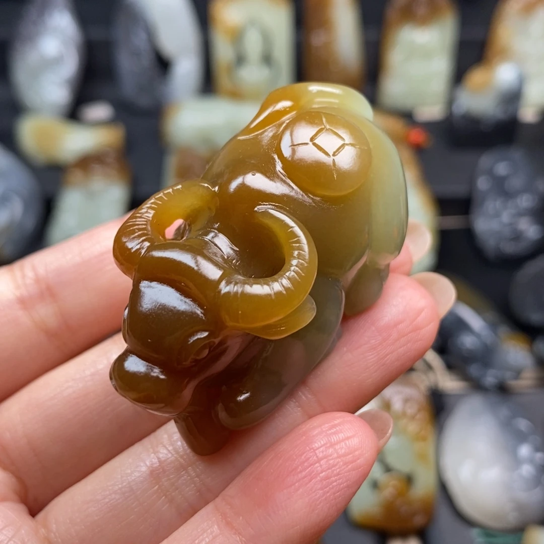 和田玉把件未镶嵌奥**唑