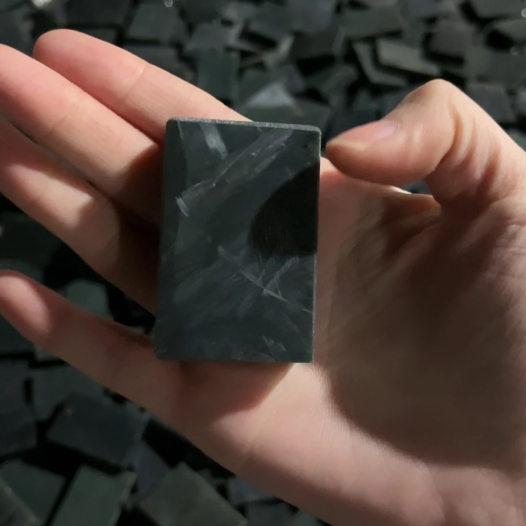 和田玉颈饰未镶嵌原石351