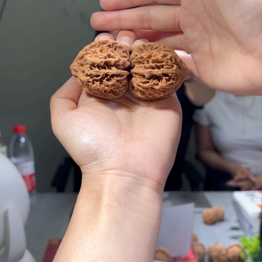 桃核吊坠43九龙筋原生态