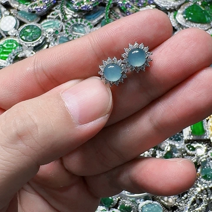 翡翠颈饰未镶嵌天然A货翡翠放漏