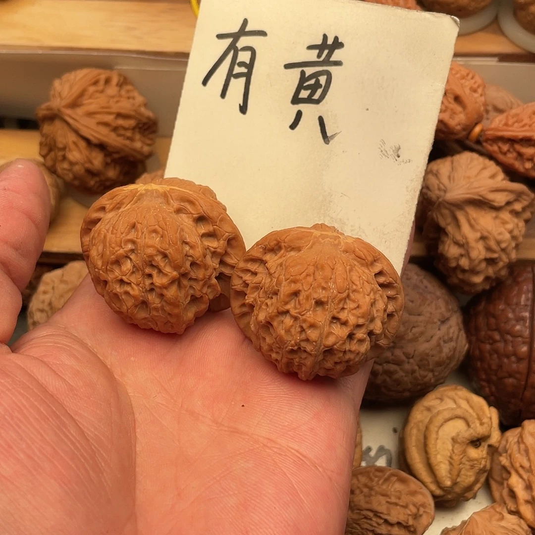 云***冰吊坠文玩核桃麒麟