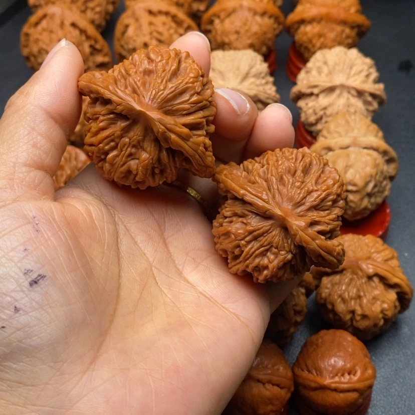 【闪购商品】文玩核桃把件出*核桃