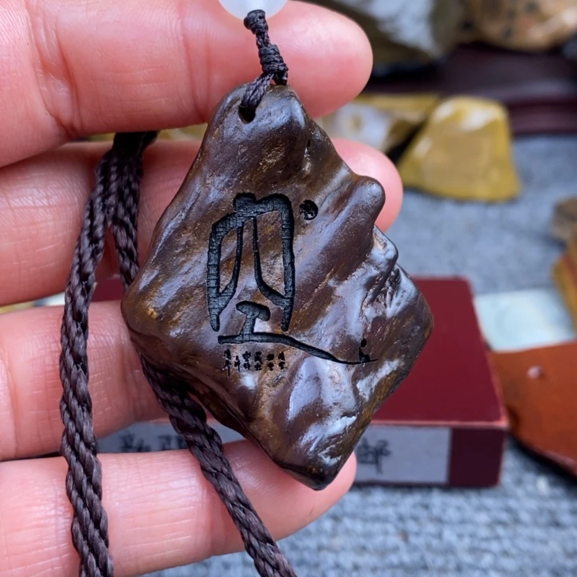 【闪购商品】原石雕刻手把件