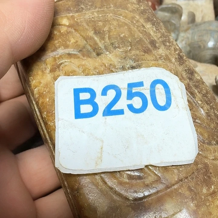 和田玉颈饰未镶嵌不**缘