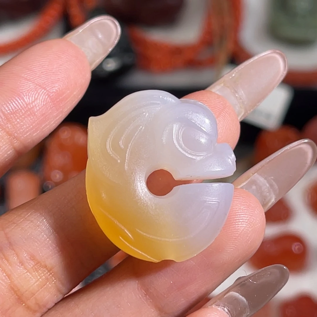 玛瑙/玉髓未镶嵌玉猪龙 23x26mm