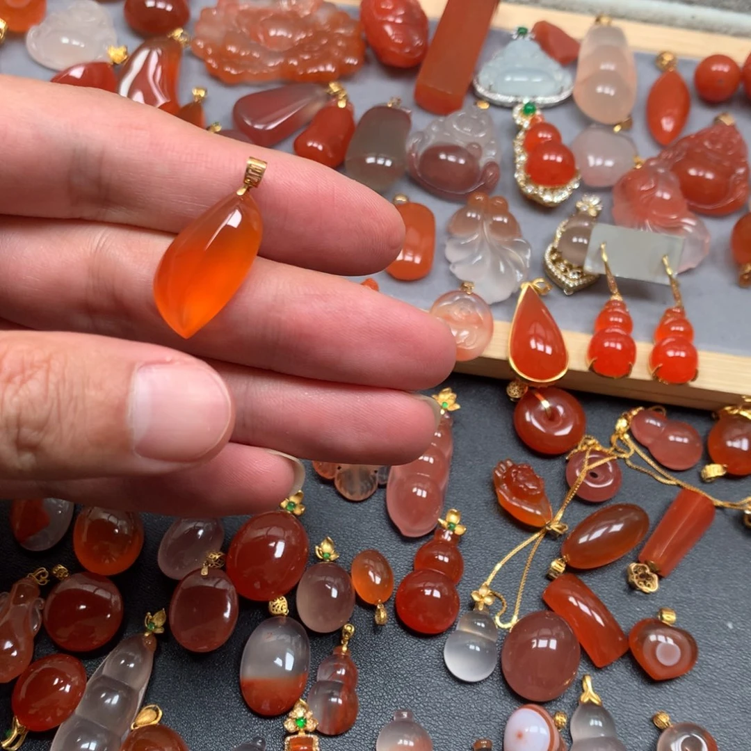 南红玛瑙未镶嵌颈饰