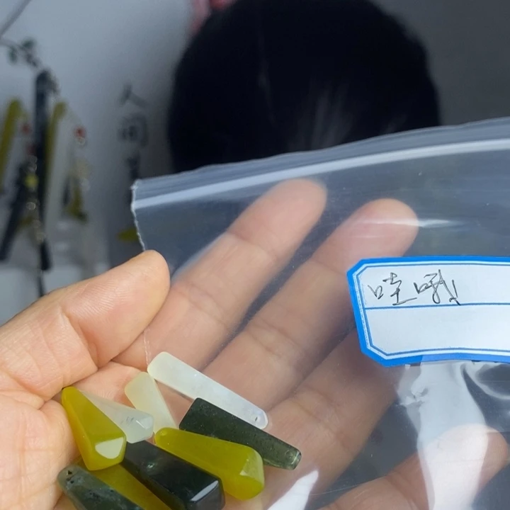 哇****蛇纹石玉未镶嵌发饰