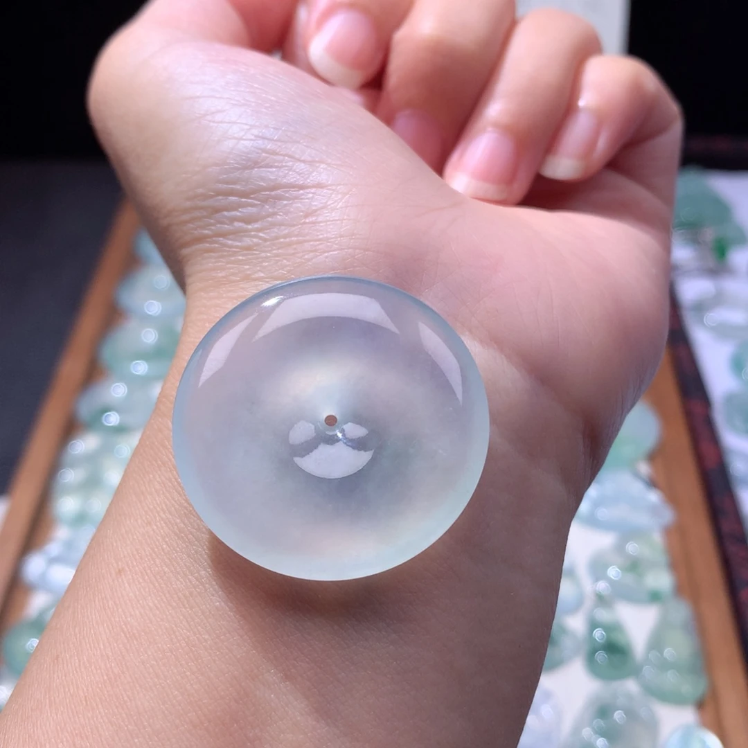 颈饰未镶嵌翡翠冰种平安扣