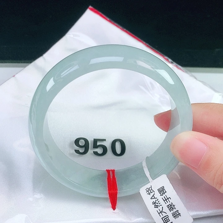 翡翠未镶嵌手镯（圆镯）