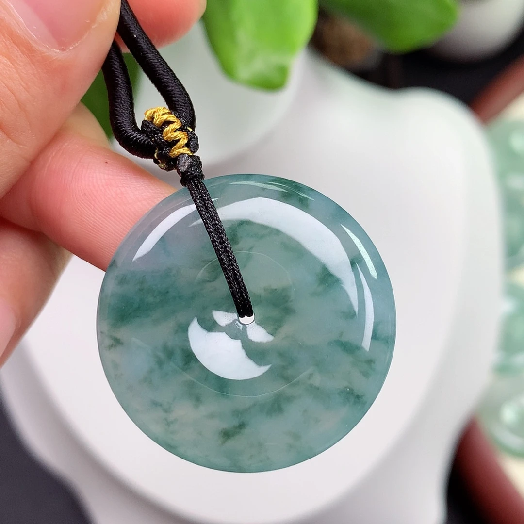 翡翠未镶嵌颈饰平安扣 31.9x5.7mm