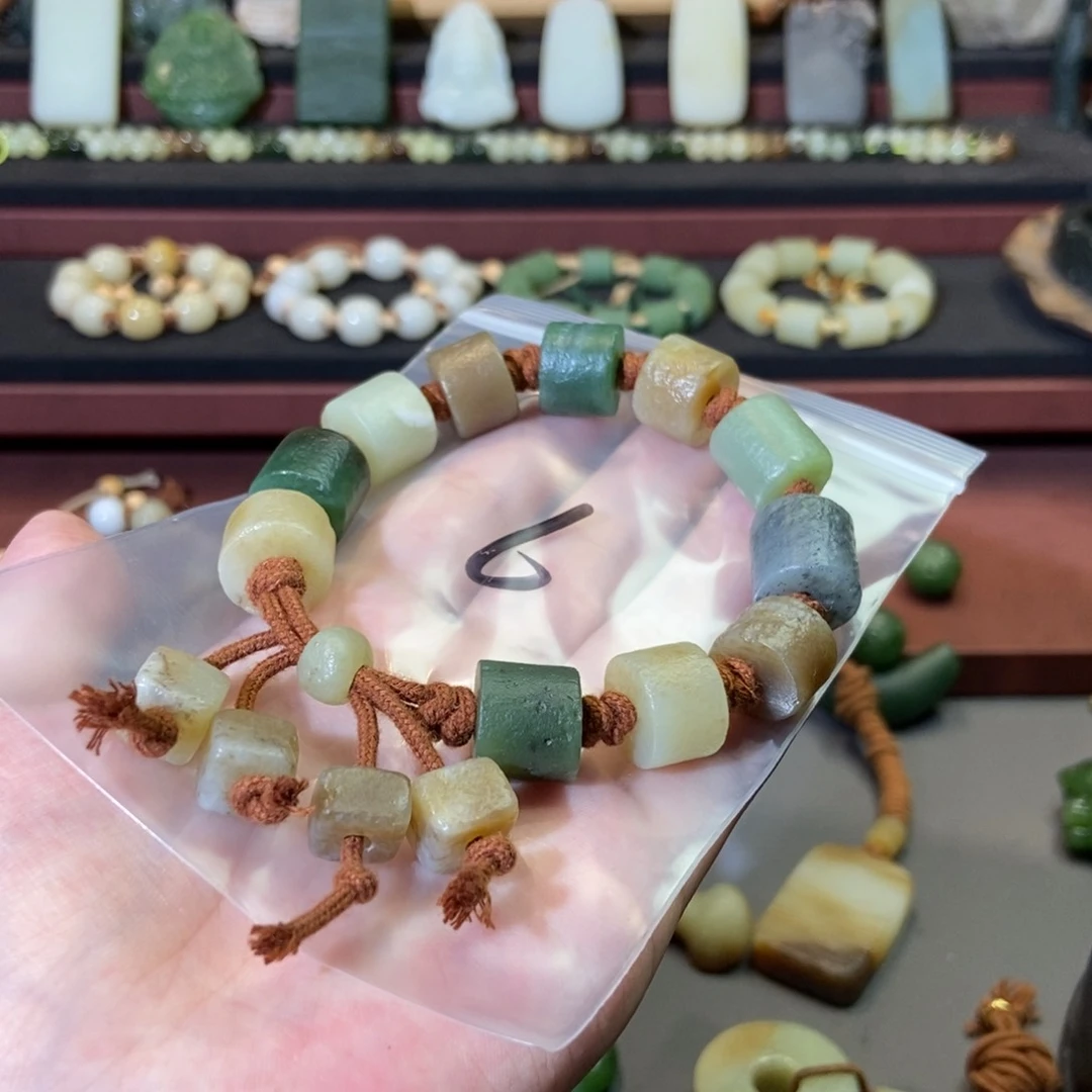 还***▓和田玉未镶嵌颈饰