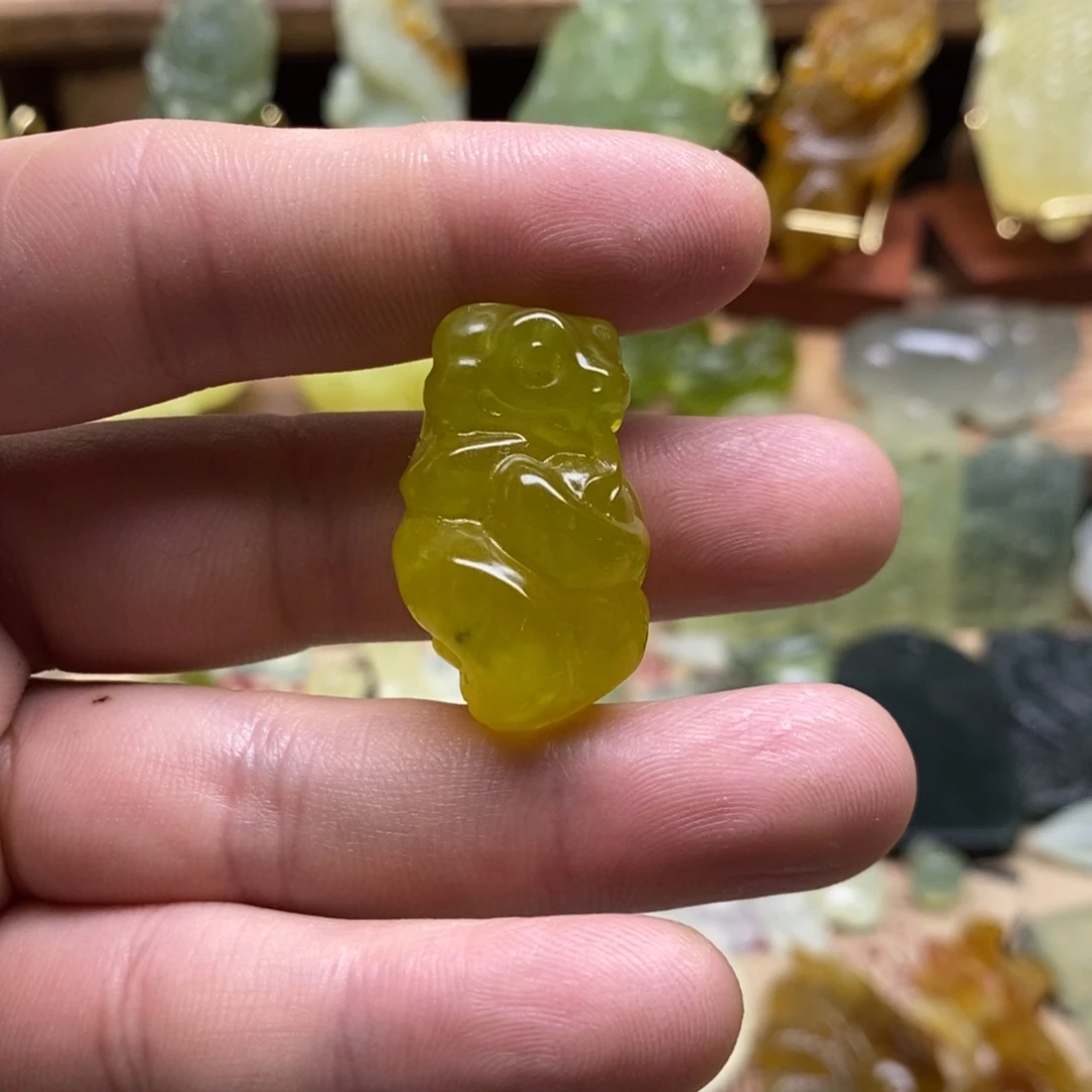 未镶嵌岫玉蛇吊坠