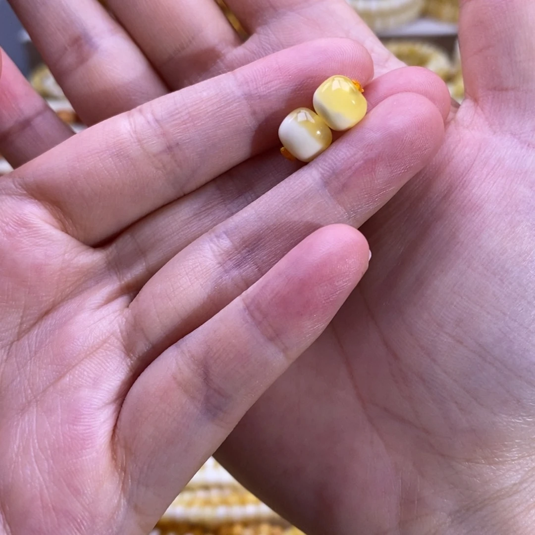 裸石琥珀未镶嵌8+对珠