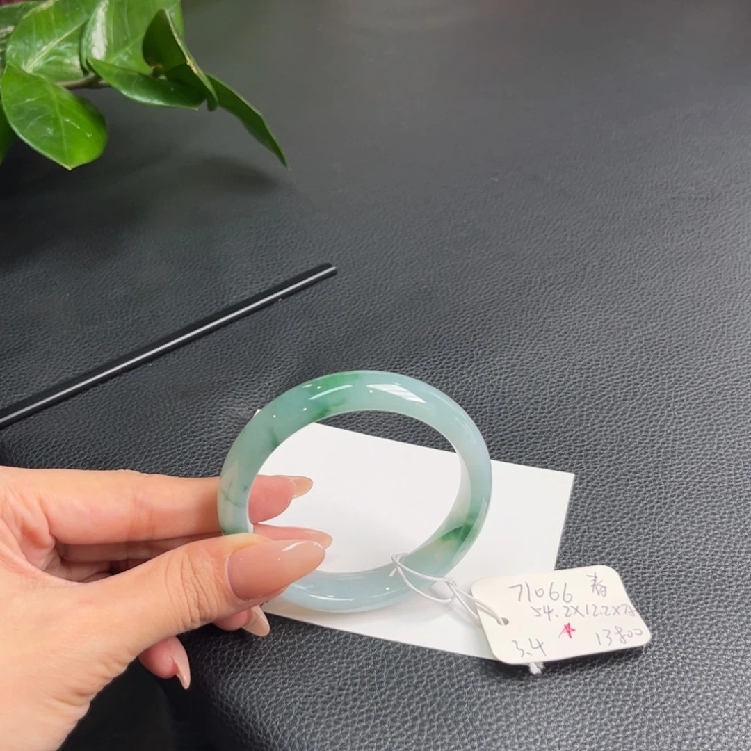 未镶嵌手镯翡翠手镯