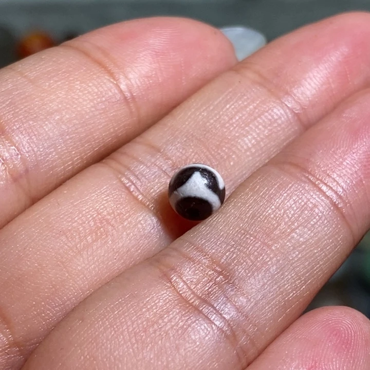 未镶嵌配珠玛瑙/玉髓串*