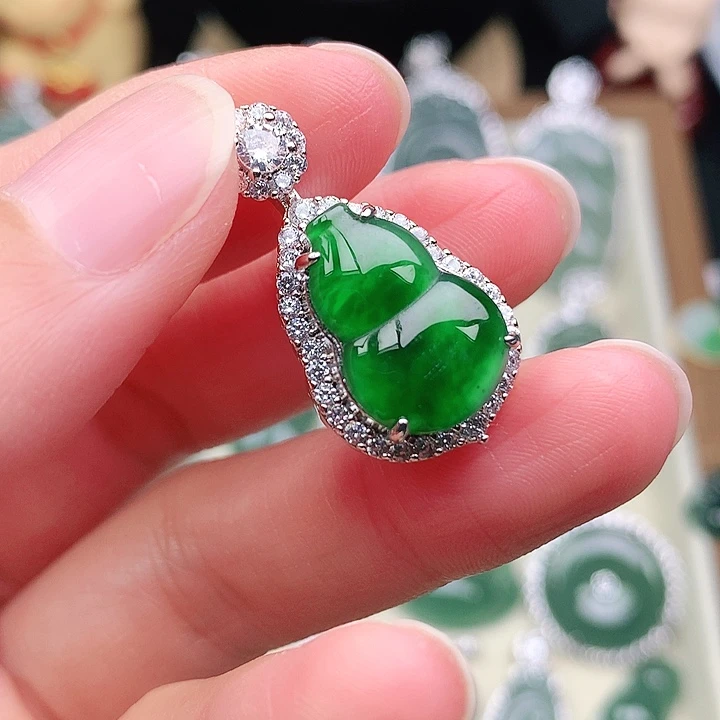 颈饰未镶嵌翡翠吊坠