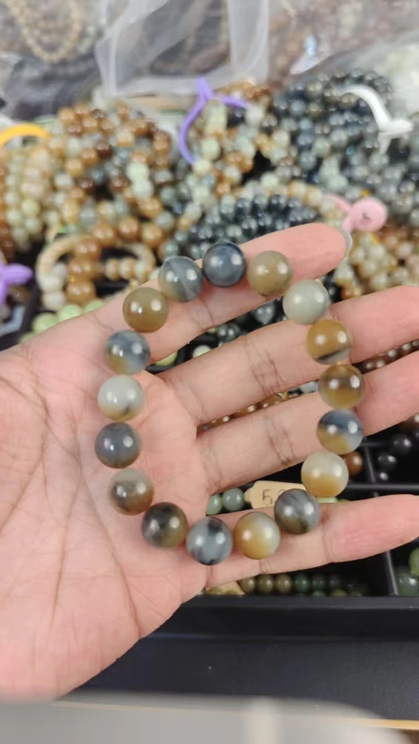 和田玉新疆且末楼兰三色手串