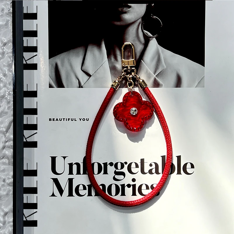 【双面施华-超纤短链-梵克红四叶草】金属皮质短链设计-通用防丢