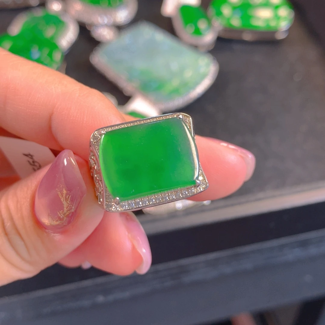 翡翠颈饰银S925镶嵌翡翠