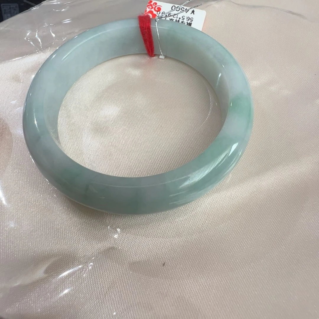 翡翠手镯未镶嵌飘绿56.5