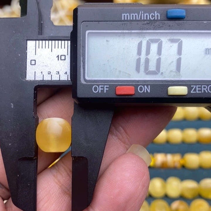 琥珀未镶嵌裸石36号10.7*10.3微瑕