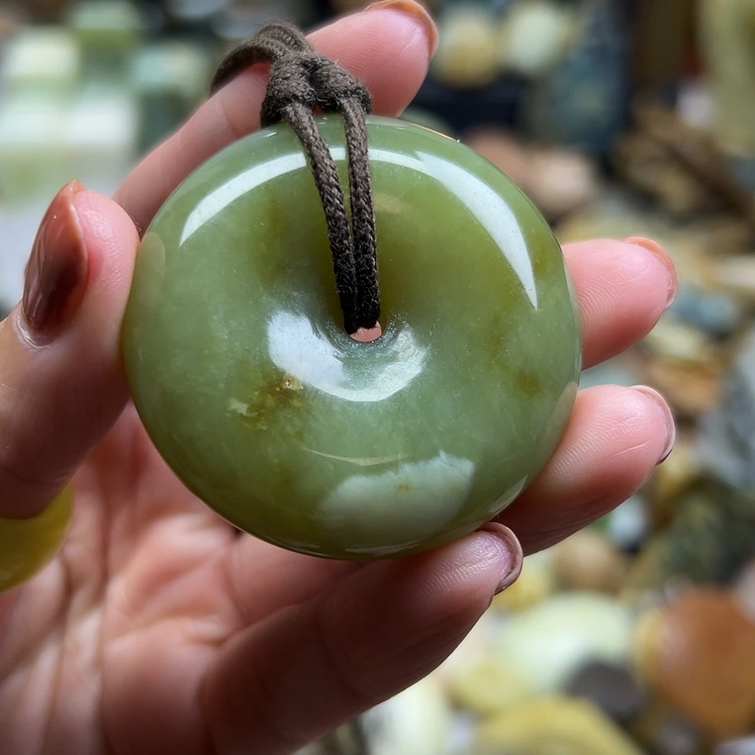 岫玉未镶嵌颈饰辽阳料扣子能盘