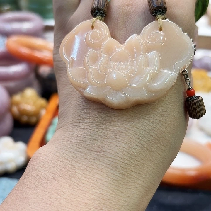 石英岩玉未镶嵌手镯