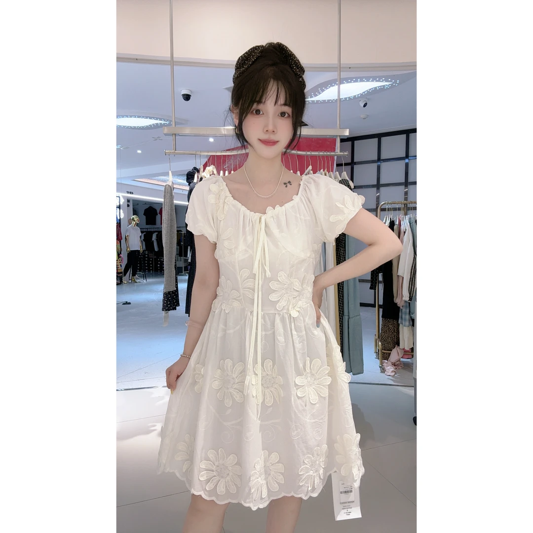 9151小个子花朵连衣裙