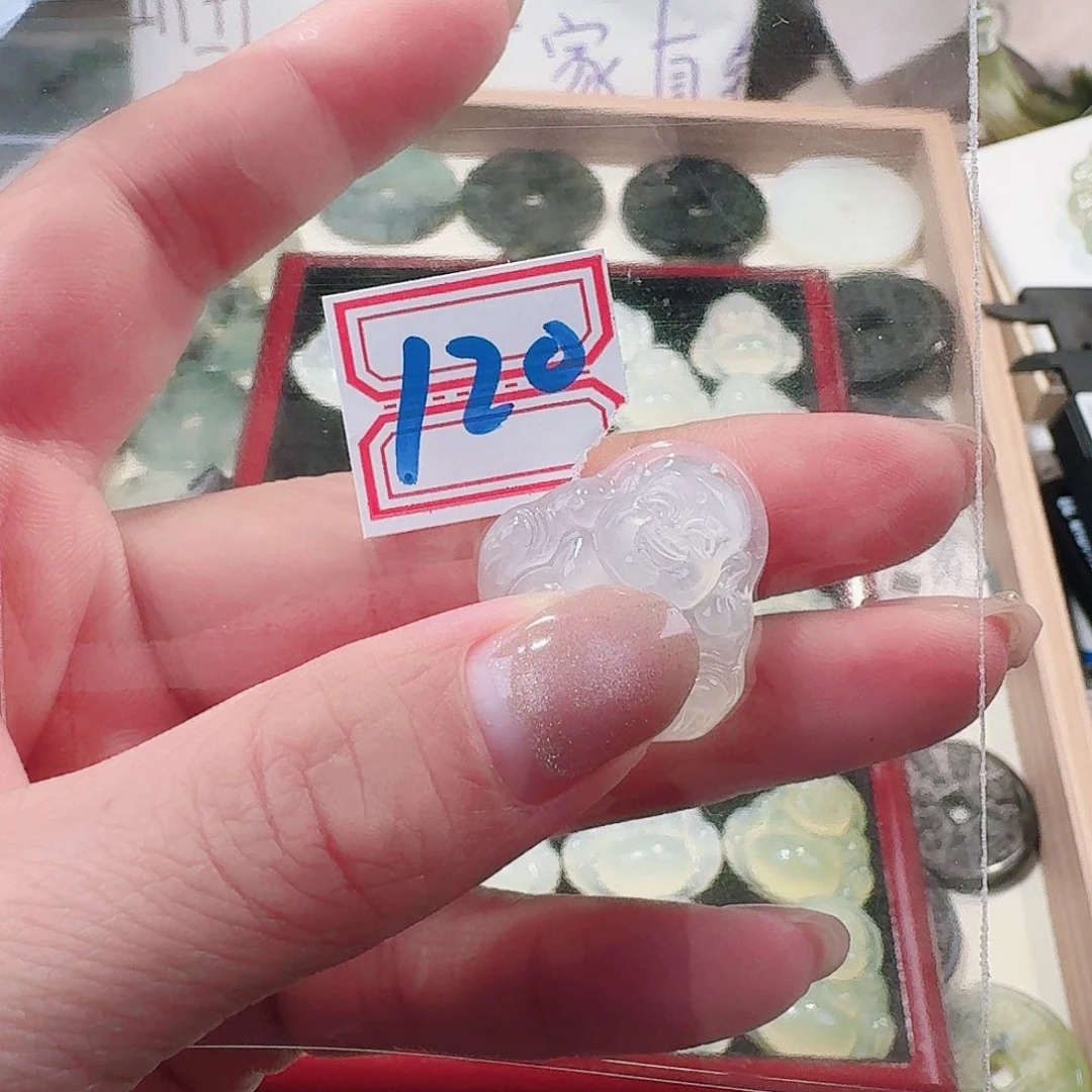 蛇纹石玉颈饰合金精美礼品