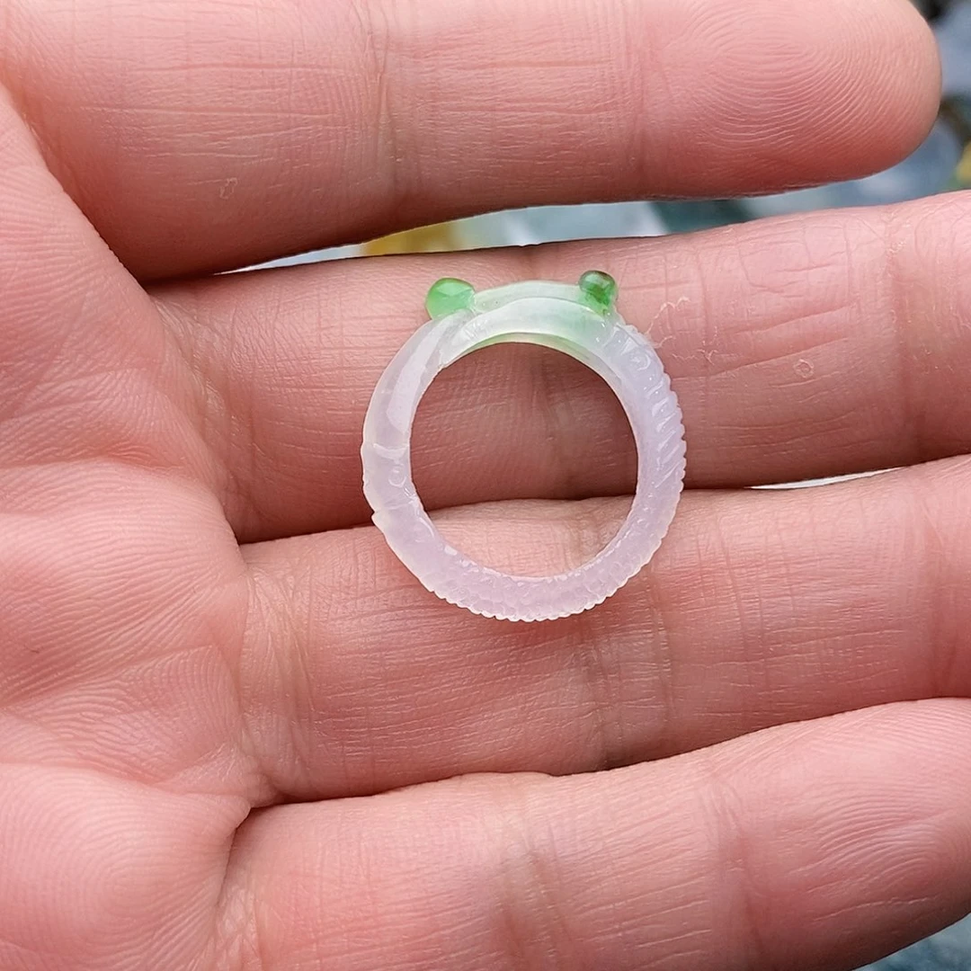 翡翠颈饰未镶嵌提***叔