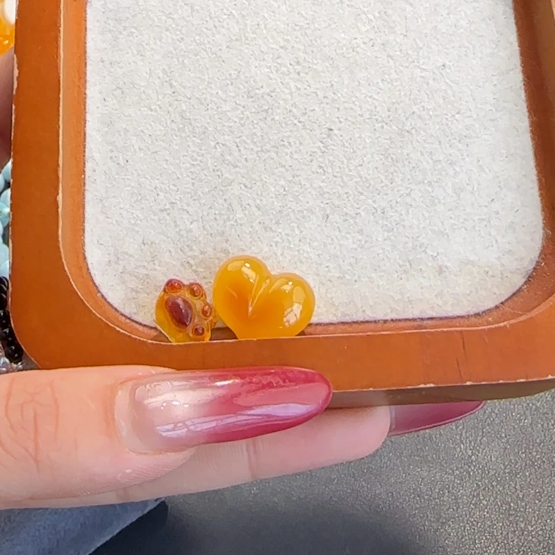 琥珀未镶嵌珠宝奇石欢***?