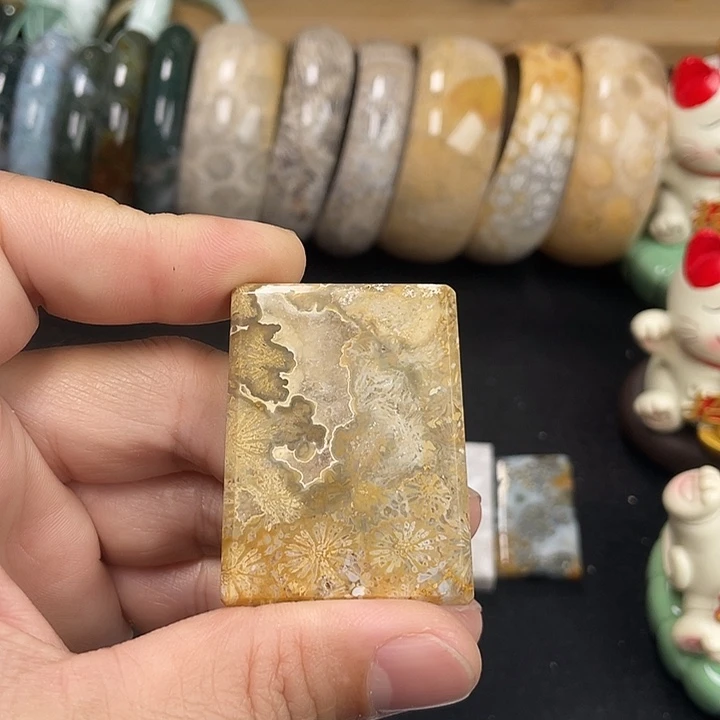 硅化珊瑚（珊瑚玉）未镶嵌吊坠(不含链)